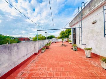 VENTA PH 4 AMBIENTES CON LOCAL Y COCHERA LUGANO