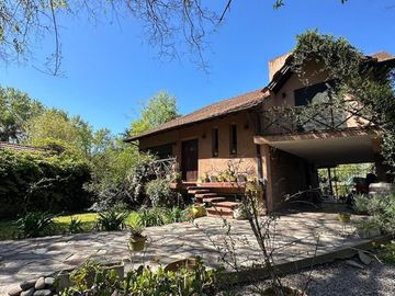 VENTA CASA 4 AMB PILETA QUINCHO - PARQUE LELOIR