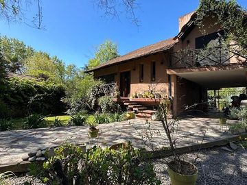 VENTA CASA 4 AMB PILETA QUINCHO - PARQUE LELOIR