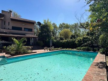 VENTA CASA 4 AMB PILETA QUINCHO - PARQUE LELOIR