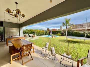 CASA VENTA 5 AMB/ PILETA BUENOS AIRES VILLAGE