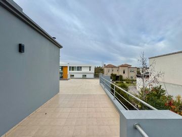 CASA VENTA 5 AMB/ PILETA BUENOS AIRES VILLAGE