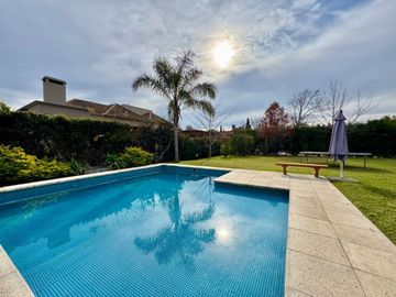 CASA VENTA 5 AMB/ PILETA BUENOS AIRES VILLAGE