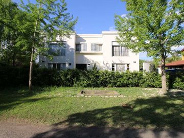 VENTA CASA 5 AMB KM 46 BARRIO LOS FRESNOS PILAR