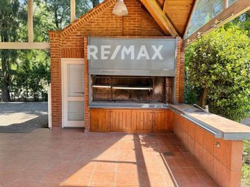 VENTA Casa 4 suites Highland Park parque 2.311 m2
