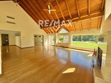 VENTA Casa 4 suites Highland Park parque 2.311 m2
