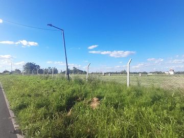 VENTA LOTE CENTRAL EN EL BARRIO LA POSTA DE PILAR