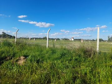 VENTA LOTE CENTRAL EN EL BARRIO LA POSTA DE PILAR