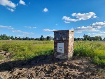 VENTA LOTE CENTRAL EN EL BARRIO LA POSTA DE PILAR