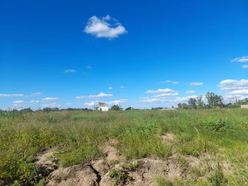 VENTA LOTE CENTRAL EN EL BARRIO LA POSTA DE PILAR