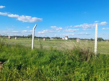VENTA LOTE CENTRAL EN EL BARRIO LA POSTA DE PILAR