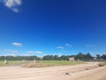 VENTA LOTE CENTRAL EN EL BARRIO LA POSTA DE PILAR