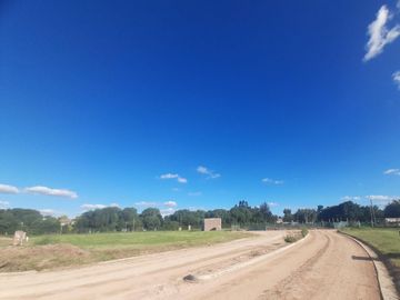 VENTA LOTE CENTRAL EN EL BARRIO LA POSTA DE PILAR