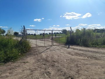 VENTA LOTE CENTRAL EN EL BARRIO LA POSTA DE PILAR