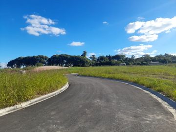 VENTA LOTE CENTRAL EN EL BARRIO LA POSTA DE PILAR