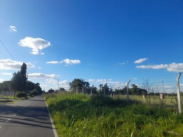 VENTA LOTE CENTRAL EN EL BARRIO LA POSTA DE PILAR