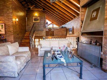 SE VENDE CASA EN DORREGO APTA CREDITO HIPOTECARIO