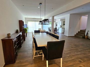FLORIDA OESTE CASA VENTA 5 AMB COCHERA Y PILETA