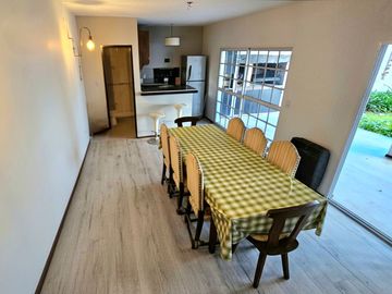 FLORIDA OESTE CASA VENTA 5 AMB COCHERA Y PILETA