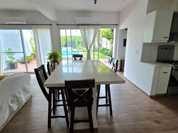FLORIDA OESTE CASA VENTA 5 AMB COCHERA Y PILETA