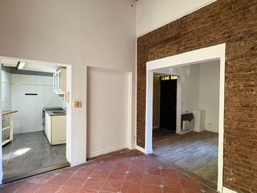 VTA CASA EN CHACARITA 5 AMB ESCRIT + PATIO