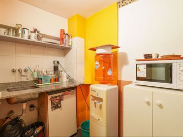 VENTA LOCAL COMERCIAL COLEGIALES SOBRE AVENIDA