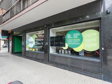 VENTA LOCAL COMERCIAL COLEGIALES SOBRE AVENIDA