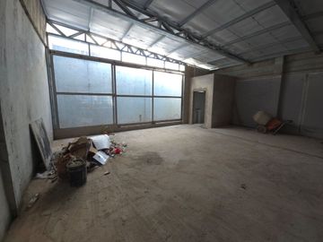 ALQUILER COMERCIAL A 50 METROS LA SALLE FLORIDA