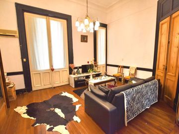 VENTA Departamento de Estilo, con balcon. Centro