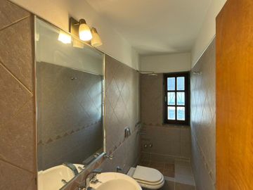 VENTA CASA 4 DORMITORIOS ALTA CORDOBA