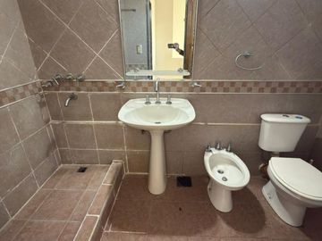 VENTA CASA 4 DORMITORIOS ALTA CORDOBA