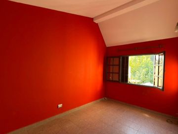 VENTA CASA 4 DORMITORIOS ALTA CORDOBA