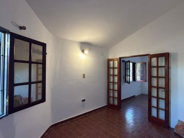 VENTA CASA 4 DORMITORIOS ALTA CORDOBA