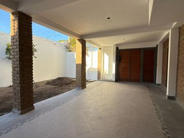 VENTA CASA 4 DORMITORIOS ALTA CORDOBA