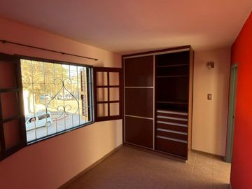 VENTA CASA 4 DORMITORIOS ALTA CORDOBA
