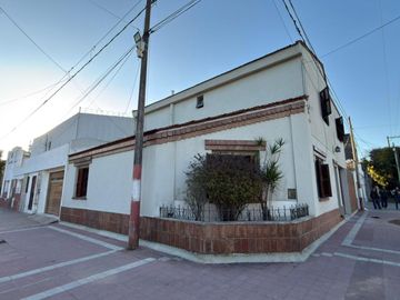 VENTA CASA 4 DORMITORIOS ALTA CORDOBA