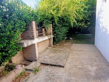 VENTA CASA 3 DORMIS MÁS ESCRITORIO CARLOS PAZ