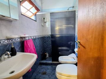 VENTA CASA 3 DORMIS MÁS ESCRITORIO CARLOS PAZ