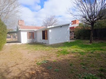 VENTA CASA 3 DORMIS MÁS ESCRITORIO CARLOS PAZ
