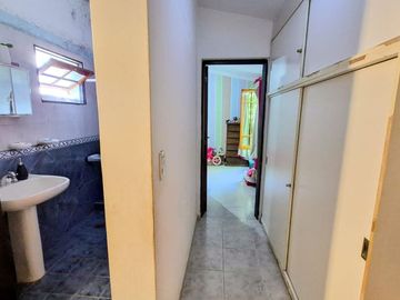 VENTA CASA 3 DORMIS MÁS ESCRITORIO CARLOS PAZ