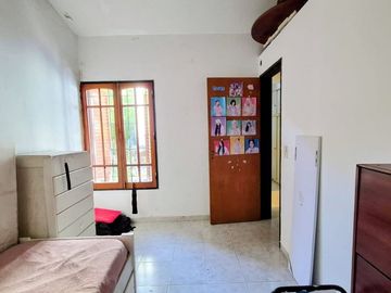 VENTA CASA 3 DORMIS MÁS ESCRITORIO CARLOS PAZ