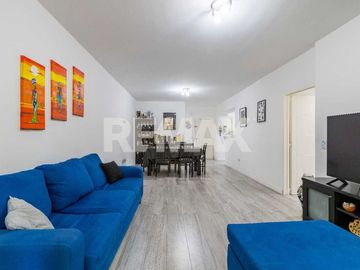 Departamento 4 amb en venta en Flores coch pileta