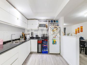 Departamento 4 amb en venta en Flores coch pileta