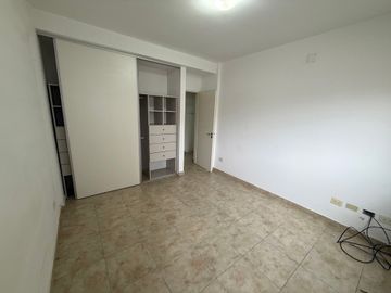 DPTO DOS AMBIENTES CON COCHERA LANUS ESTE