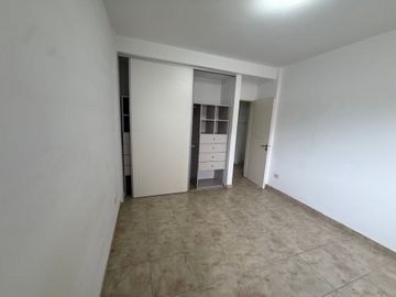 DPTO DOS AMBIENTES CON COCHERA LANUS ESTE