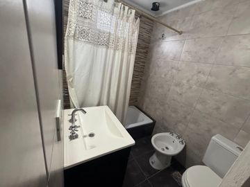 DPTO DOS AMBIENTES CON COCHERA LANUS ESTE
