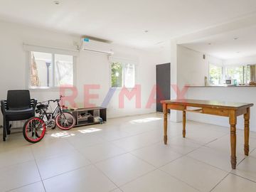 Casa Venta  4 amb  Santa Guadalupe Pilar del Este