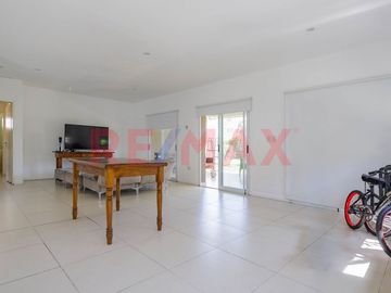 Casa Venta  4 amb  Santa Guadalupe Pilar del Este