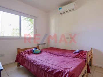 Casa Venta  4 amb  Santa Guadalupe Pilar del Este