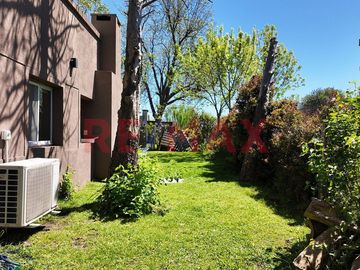 Casa Venta  4 amb  Santa Guadalupe Pilar del Este
